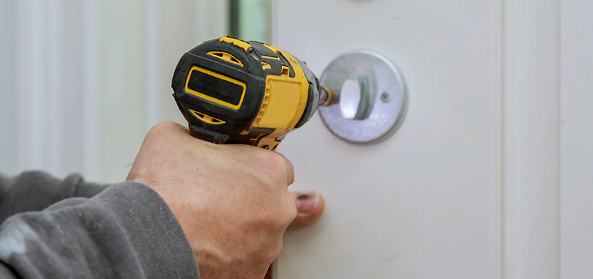Street Locksmith For Smart Lock Repair in Wheaton, IL
